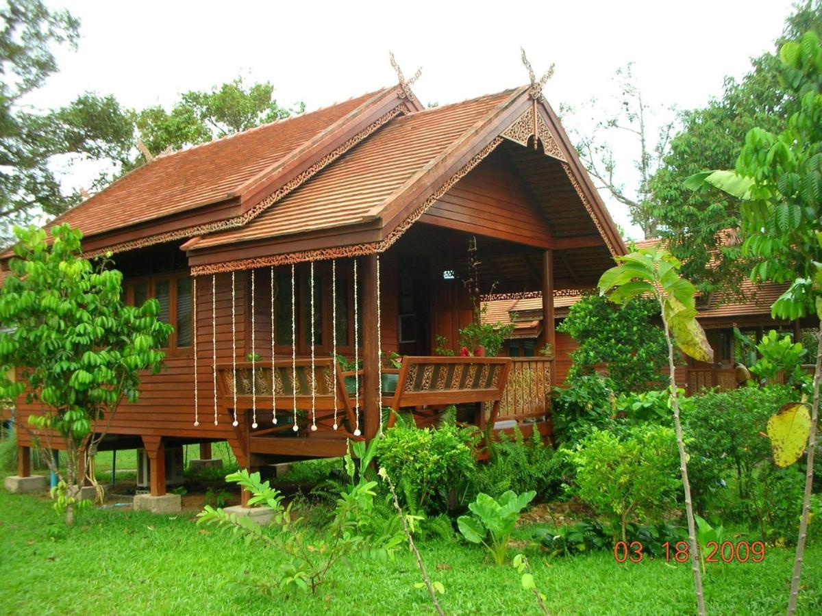 Phet Ban Suan Hotel チャン島 エクステリア 写真