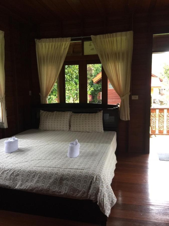 Phet Ban Suan Hotel チャン島 エクステリア 写真